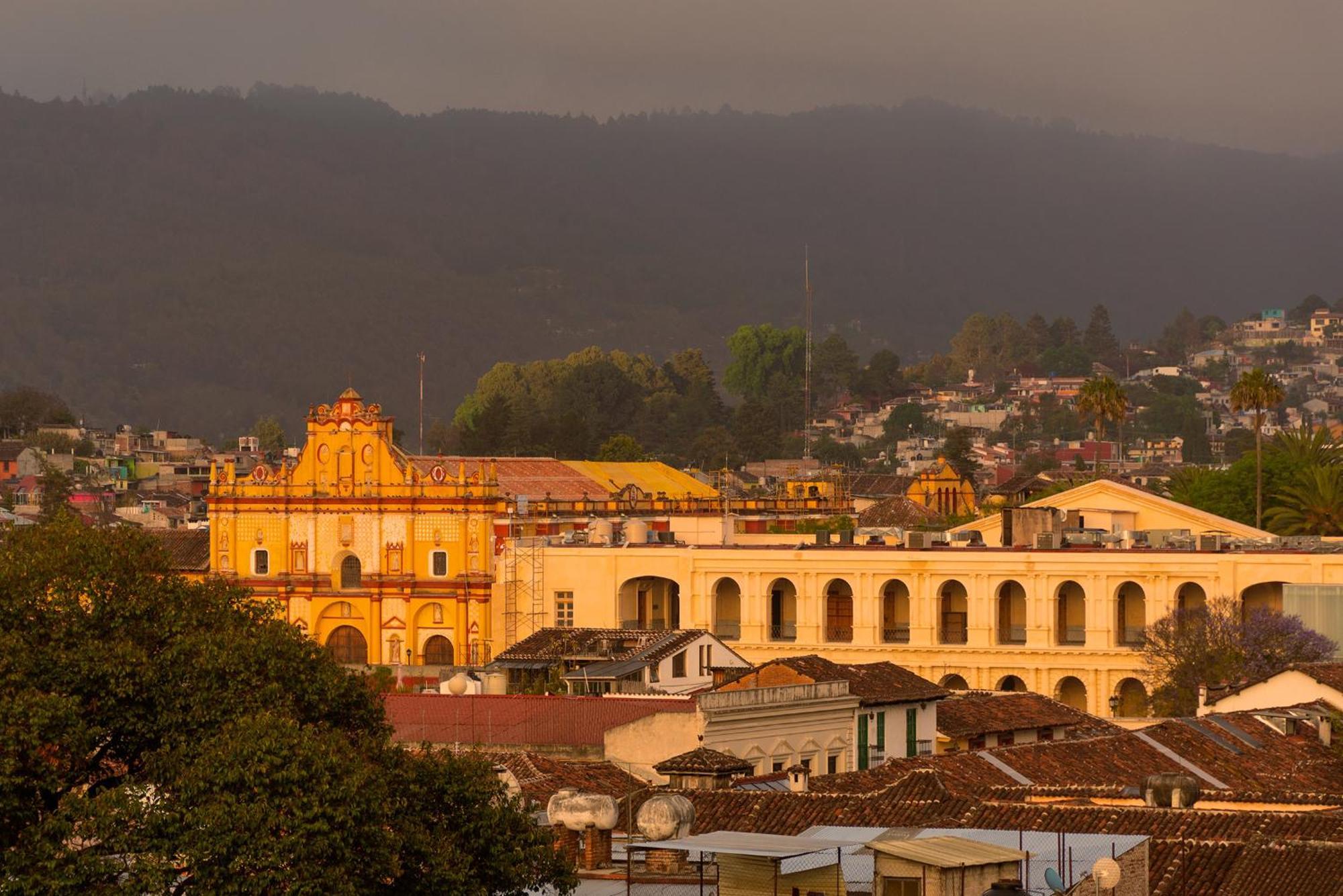 Na Hotel San Cristóbal de Las Casas エクステリア 写真